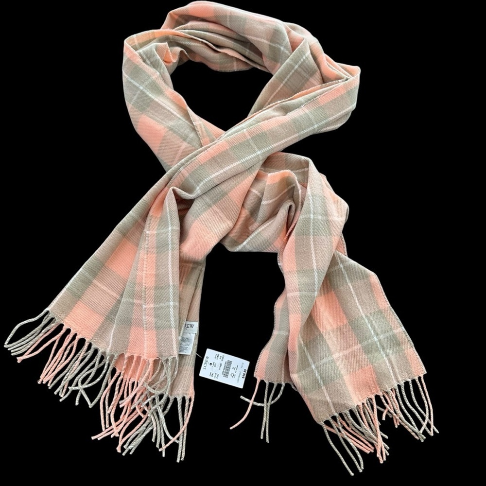 NWT J Crew Women’s Plaid Acrylic Blanket Scarf Wrap Fringe Peach Beige New Cozy